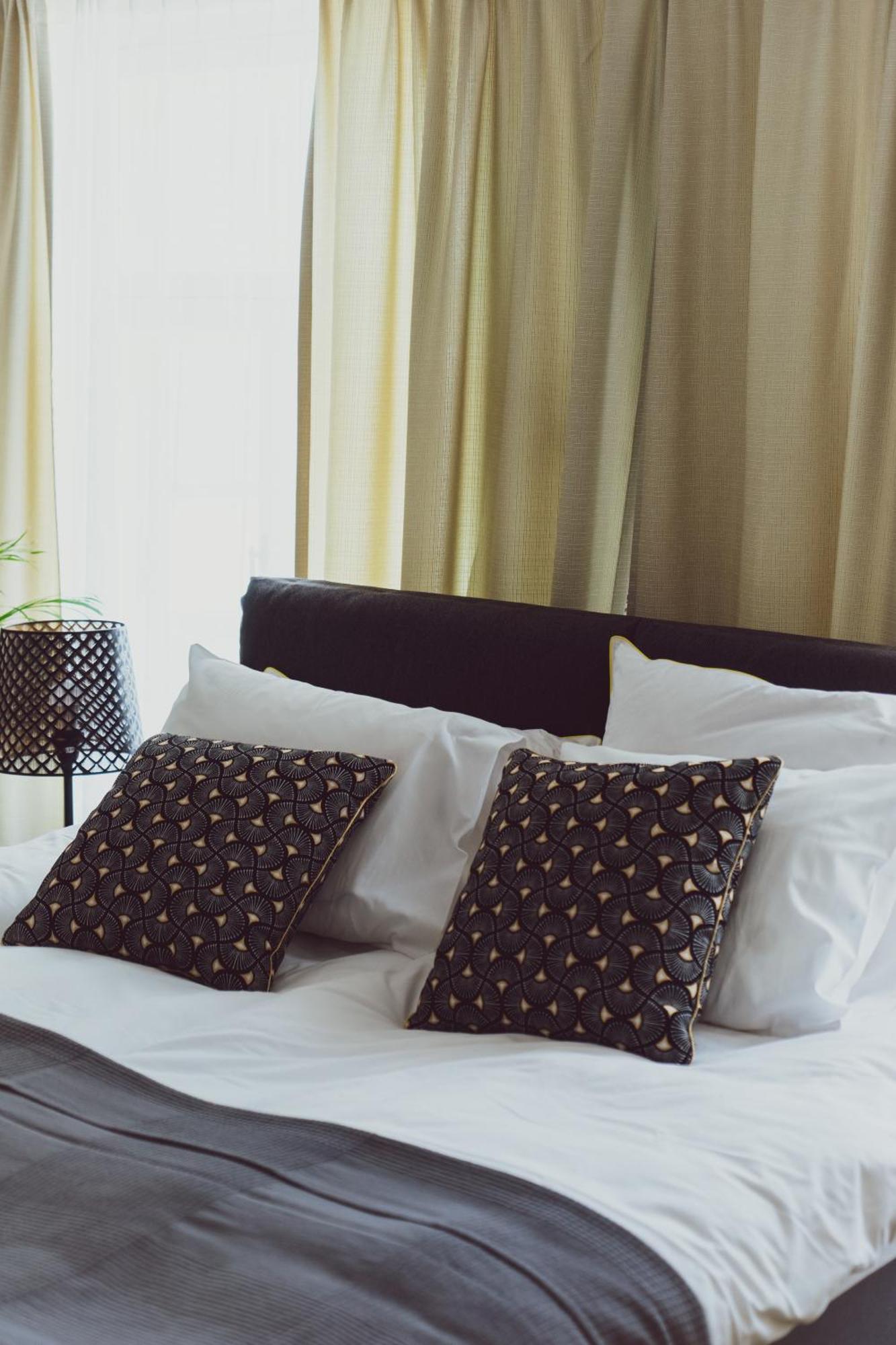 Vanalinna Boutique Hotel Kuressaare Kültér fotó