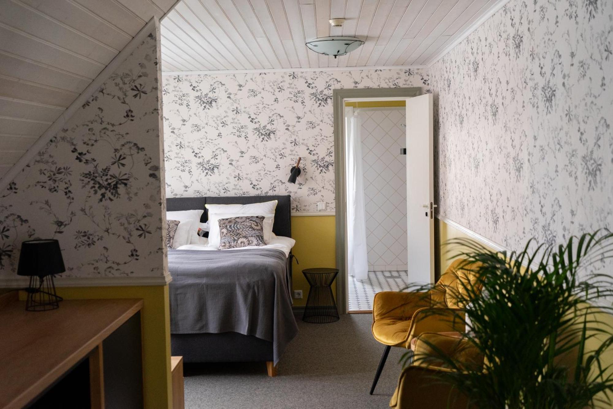 Vanalinna Boutique Hotel Kuressaare Kültér fotó