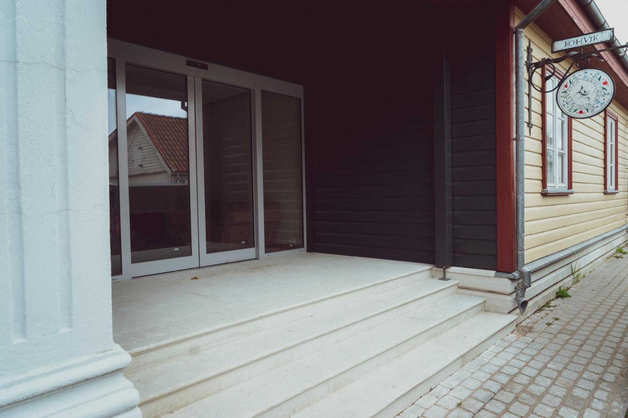 Vanalinna Boutique Hotel Kuressaare Kültér fotó