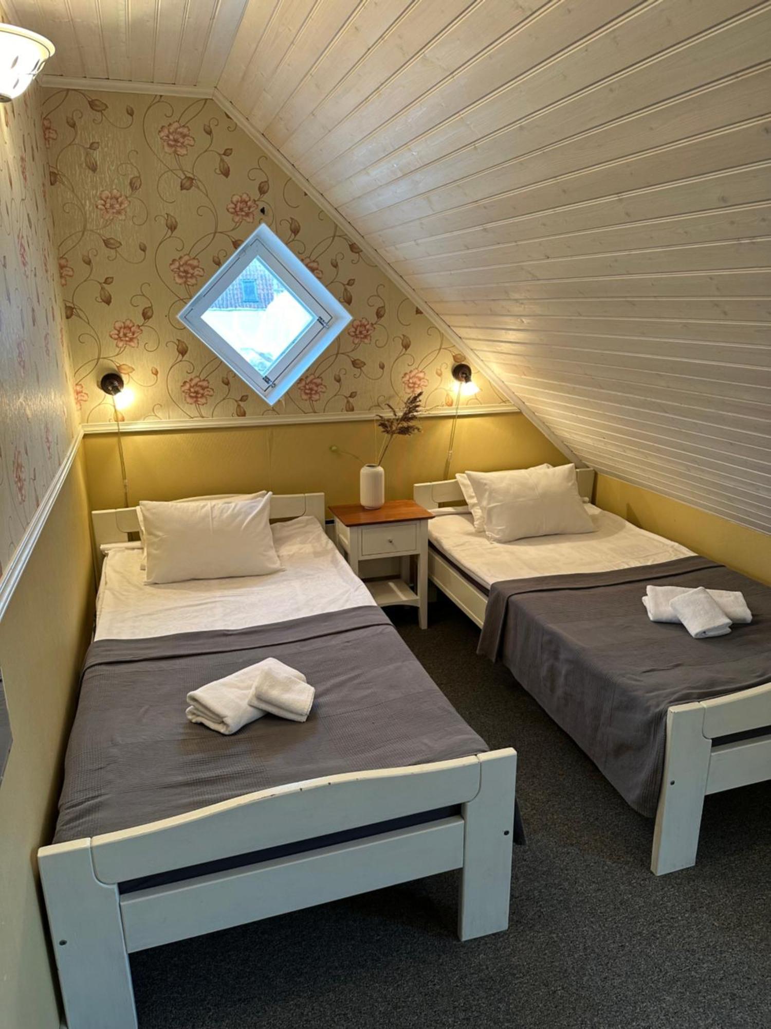 Vanalinna Boutique Hotel Kuressaare Kültér fotó